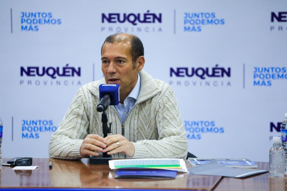 En conferencia de prensa, el Gobernador de Neuqu&eacute;n Omar Guti&eacute;rrez y la ministra de Turismo, Marisa Focarazzo, presentaron oficialmente la Temporada Invernal 2021.