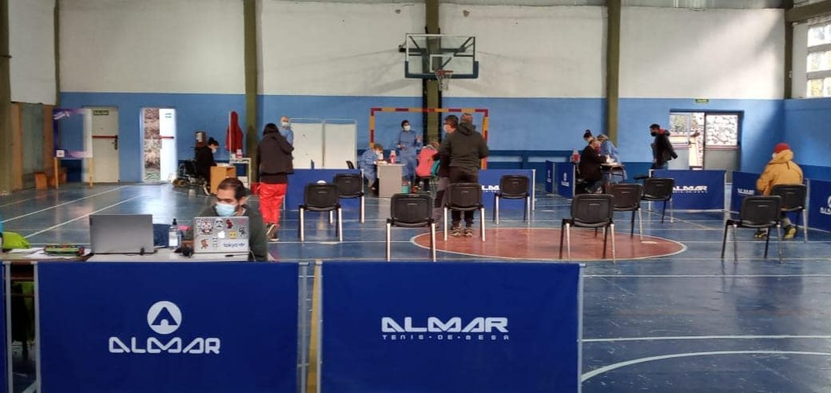 Hay 5058 vecinos de Villa La Angostura y Villa Traful que fueron vacunados contra el Coronavirus. El Hospital Arraiz pidi&oacute; paciencia a la poblaci&oacute;n.