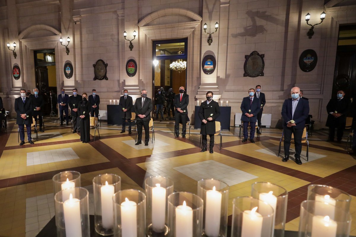 Alberto Fern&aacute;ndez y los gobernadores en el homenaje a las v&iacute;ctimas del Covid 