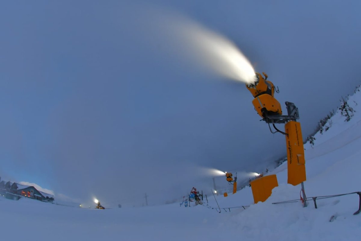 Catedral ampli&oacute; las &aacute;reas que cuentan con generaci&oacute;n de nieve t&eacute;cnica con 20 ca&ntilde;ones de nieve entre el sector de Plaza Oertle y la Base.
