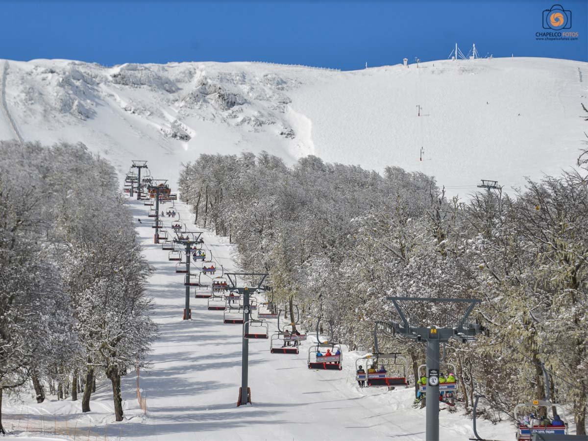 Durante los pr&oacute;ximos d&iacute;as se ir&aacute;n habilitando en Cerro Chapelco m&aacute;s sectores de la monta&ntilde;a, en la medida en que las condiciones de nieve mejoren.