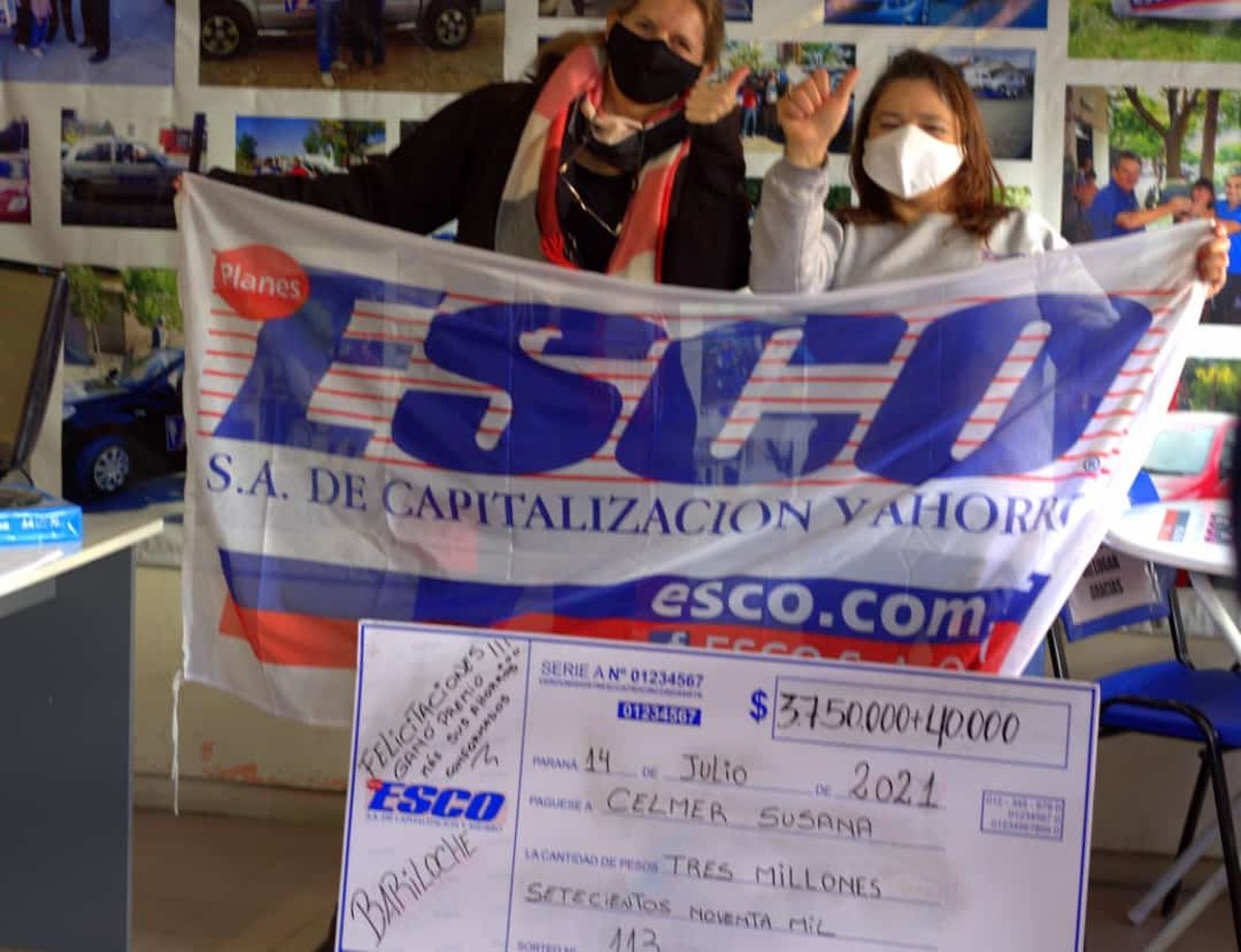 En Bariloche, el premio mayor se lo llev&oacute; Susana quien sali&oacute; adjudicada, se llev&oacute; $3.750.000 + $40.000 que ten&iacute;a conformado, y no pagar&aacute; m&aacute;s la cuota de su autom&oacute;vil. (Ten&iacute;a un plan de 19 cuotas).