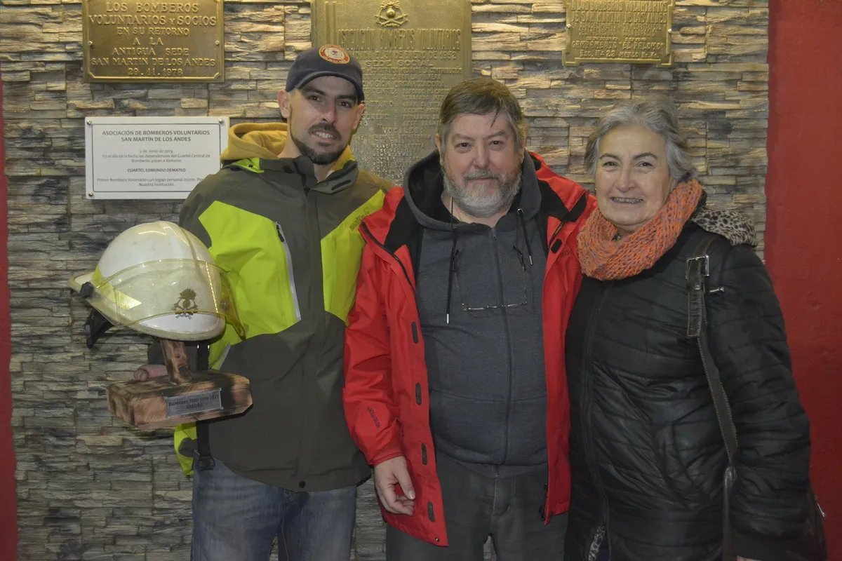 Los Bomberos Voluntarios de San Mart&iacute;n de Los Andes vivieron una jornada muy emotiva el viernes pasado: el Comandante General Ricardo Rivera inici&oacute; su jubilaci&oacute;n como cuartelero y se despidi&oacute; de su tarea que era habitual en el cuartel con un gran 