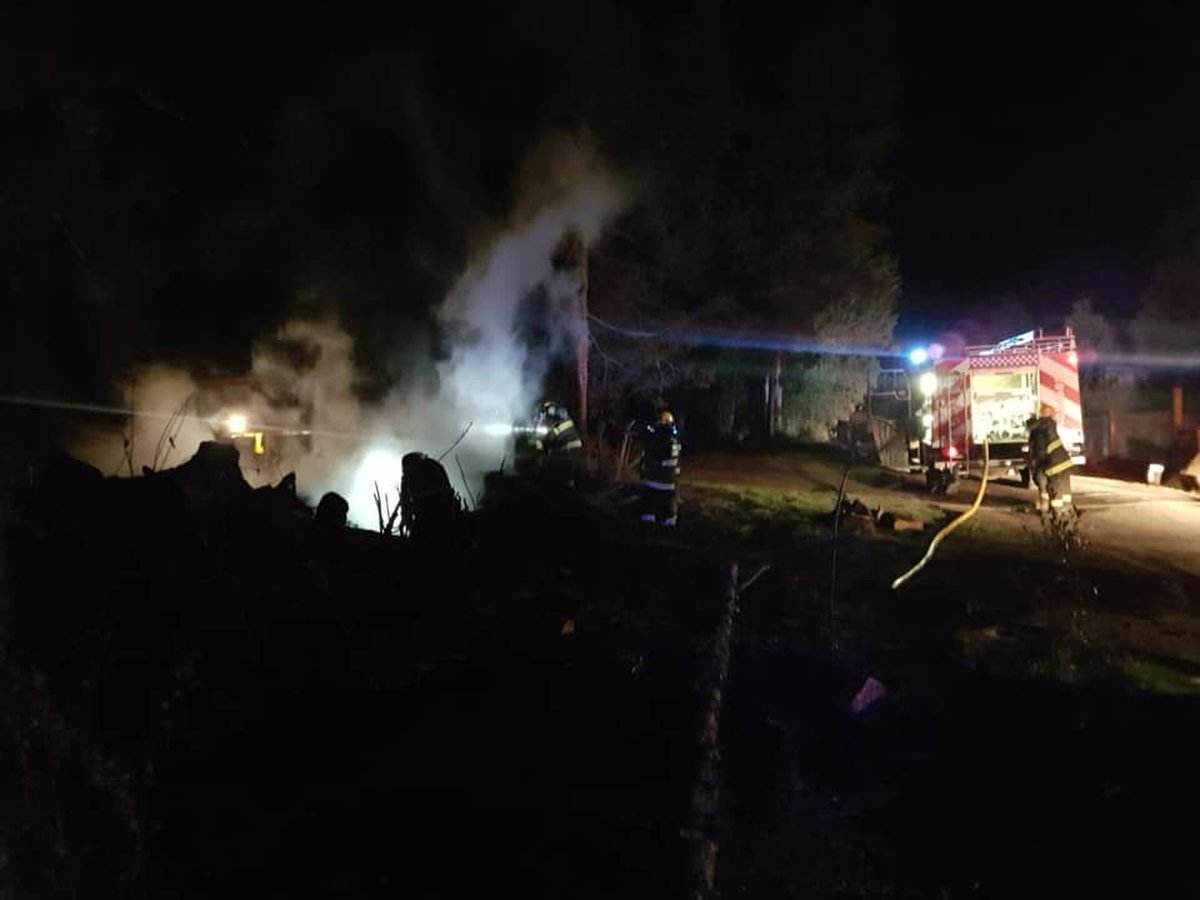 Bomberos Voluntarios de Villa La Angostura informaron que se debi&oacute; trabajar en la extinci&oacute;n de varias quemas en Barrio Las Balsas.