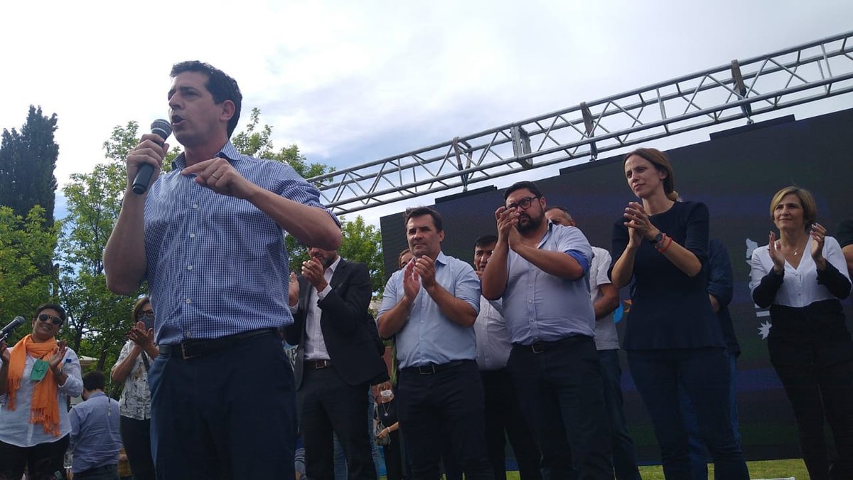 Wado de Pedro presente en un acto del Frente de Todos junto a Tanya Bertoldi en Neuqu&eacute;n