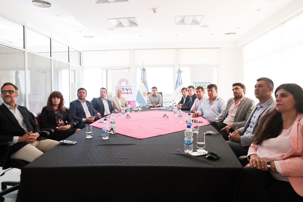 Varios funcionarios provinciales participaron de la firma del acuerdo del programa