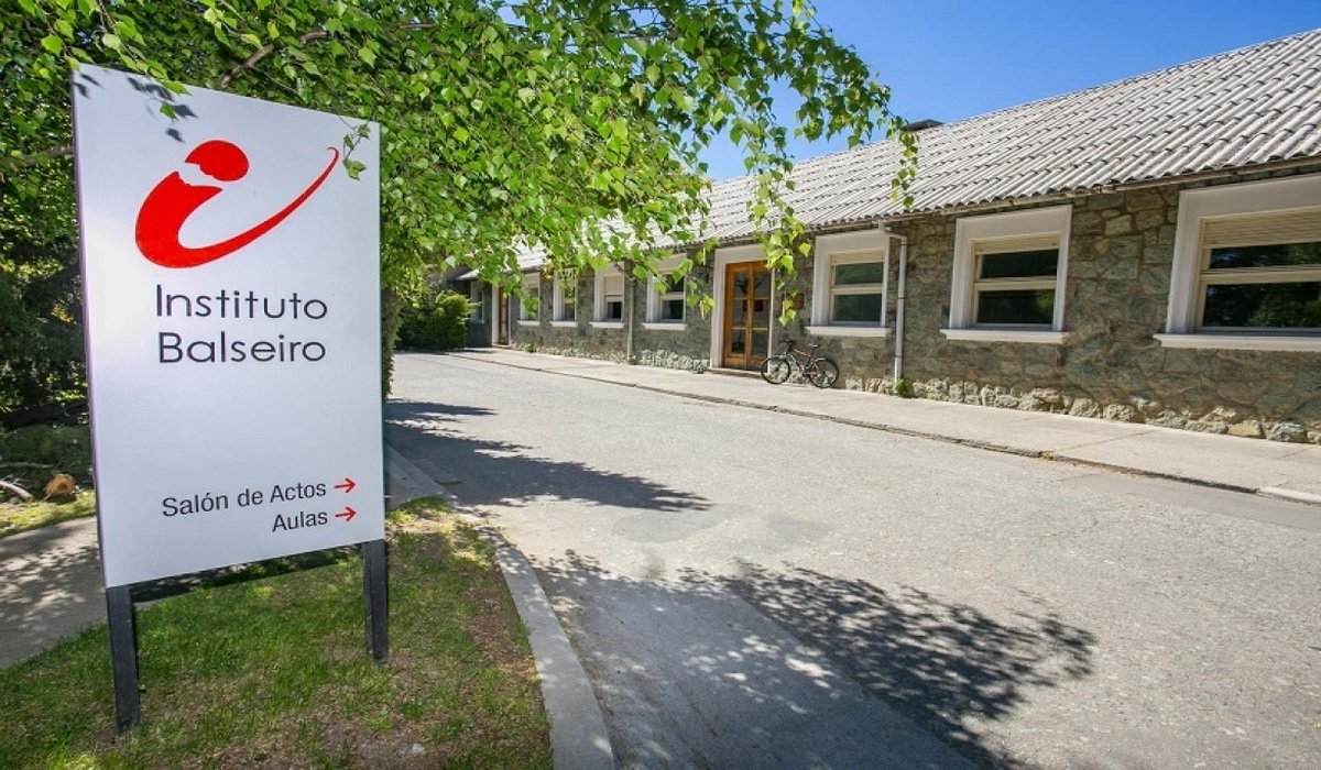 Fabricio Alcalde Bessia se recibi&oacute; en el Instituto Balseiro de Bariloche un d&iacute;a antes de la declaraci&oacute;n del aislamiento obligatorio debido a la pandemia.