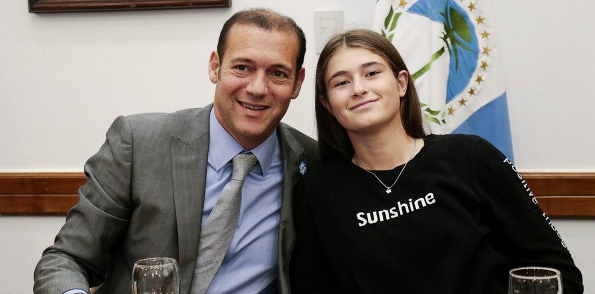 La golfista de San Mart&iacute;n de los Andes fue felicitada por el gobernador de Neuqu&eacute;n