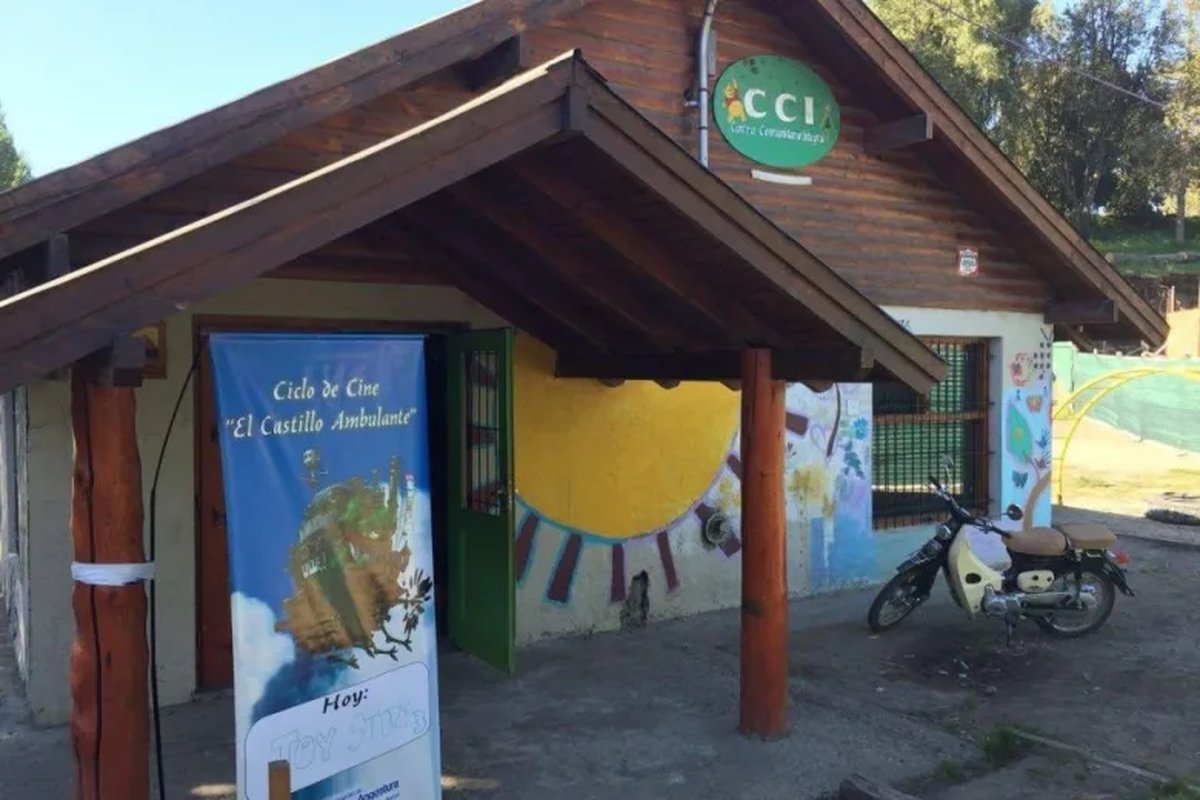 Junto con Desarrollo Social, un grupo scout colabora en el CCI de Villa La Angostura.