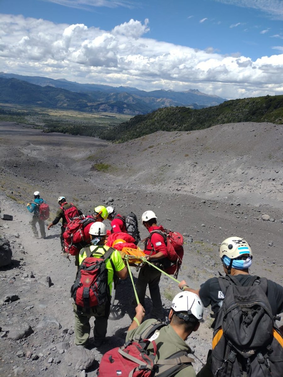 Rescate en el Volc&aacute;n Lan&iacute;n a una mujer que sufri&oacute; una ca&iacute;da.