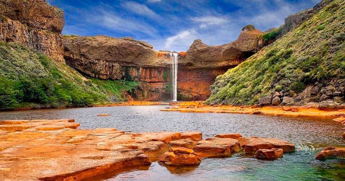 Turismo: conoce el salto del agrio en Caviahue