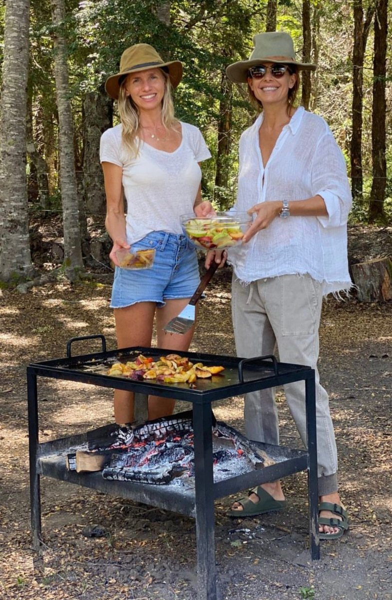 Juliana Awada y Carolina del Bianco compartieron un almuerzo en el Country Cumel&eacute;n de Villa la Angostura