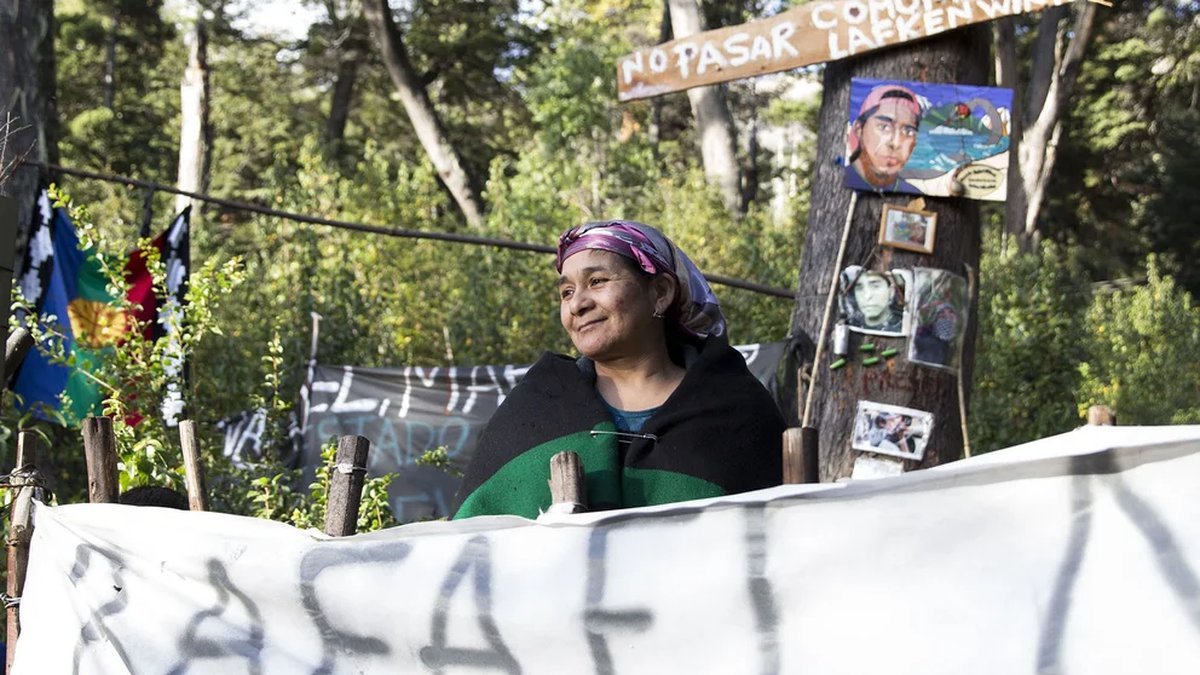 La Justicia federal de Bariloche atendi&oacute; una acci&oacute;n de amparo y orden&oacute; al Estado que se les cedan las tierras a los Mapuches.