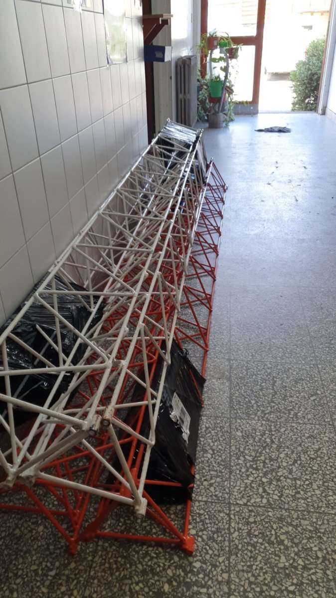 Trabajos de mantenimiento en la Radio Municipal de Villa la Angostura