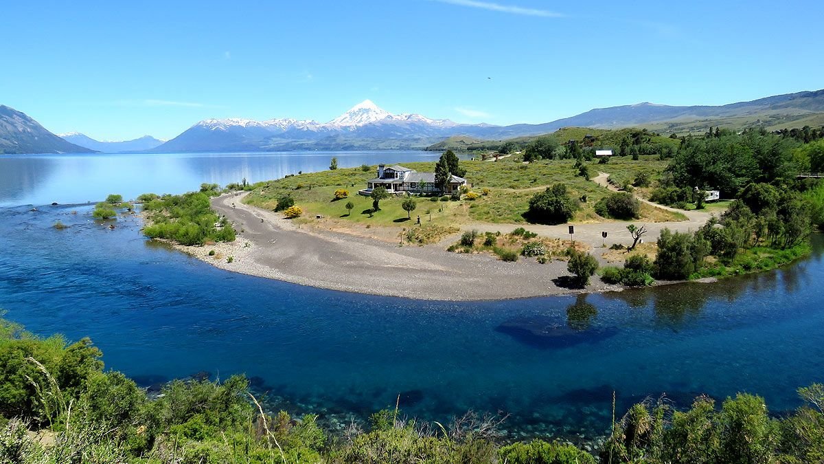 Turismo: visita al Lago Huechulafquen