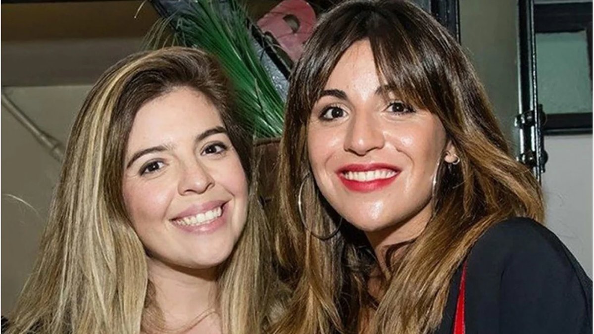 Dalma Maradona junto a su hermana Gianinna.