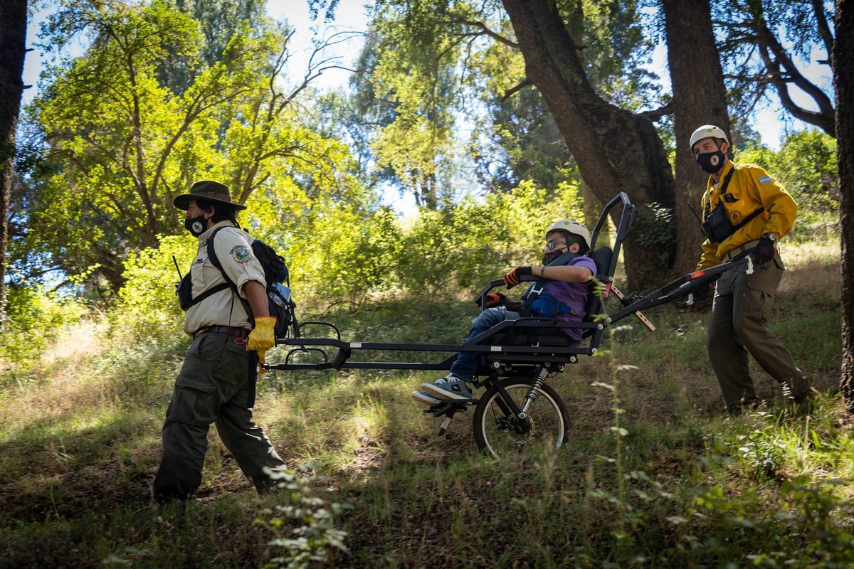 Silla de senderismo adaptado en Parque Nacional Lan&iacute;n.