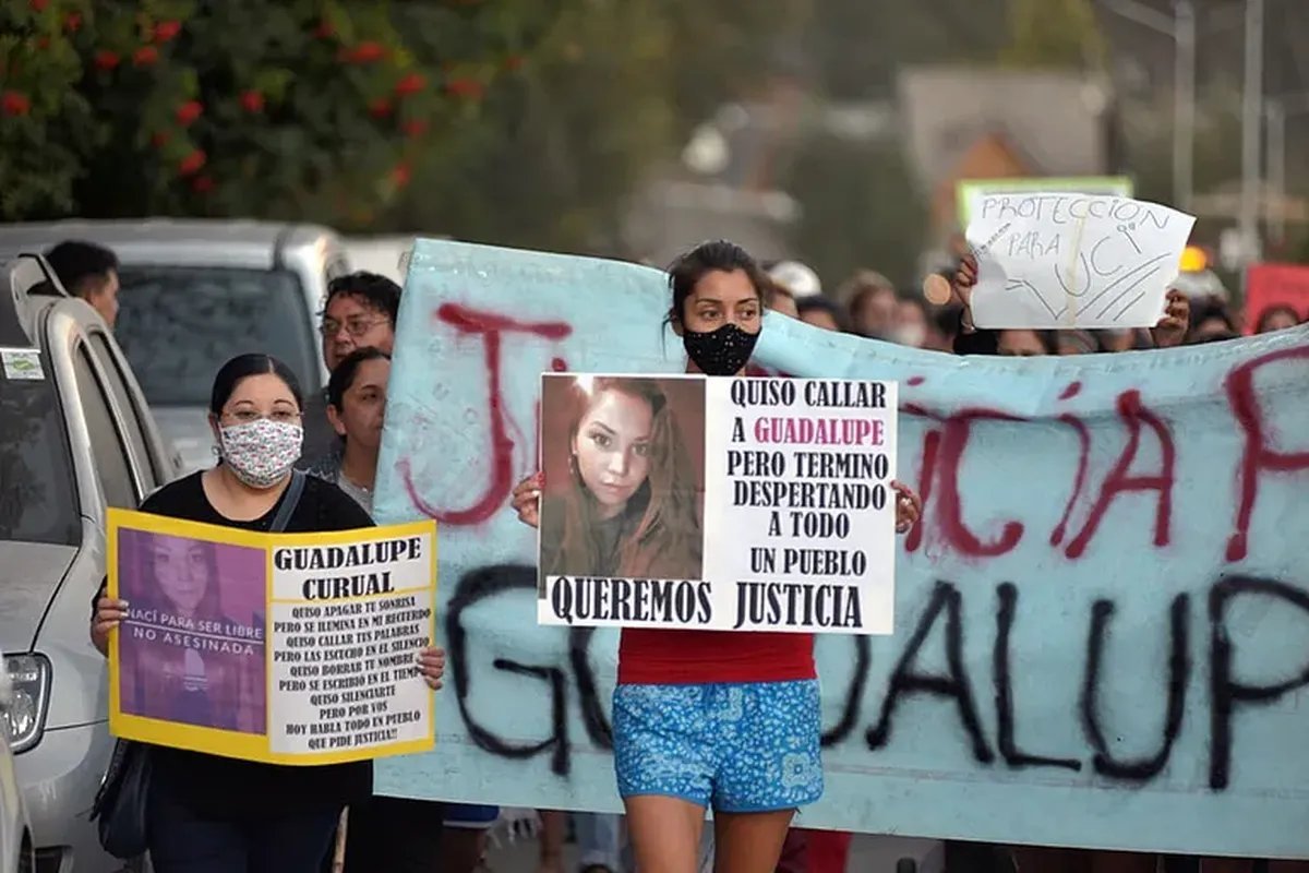 Formularon cargos contra un polic&iacute;a que estaba a cargo de la custodia de Quintriqueo el d&iacute;a despu&eacute;s del femicidio de Guadalupe.