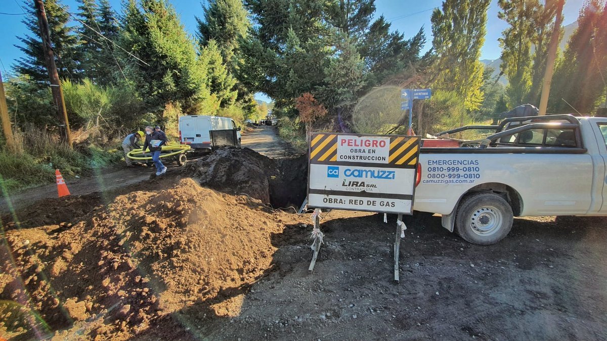 Obras de la red de gas en el Macrolote 1 en Villa La Angostura.