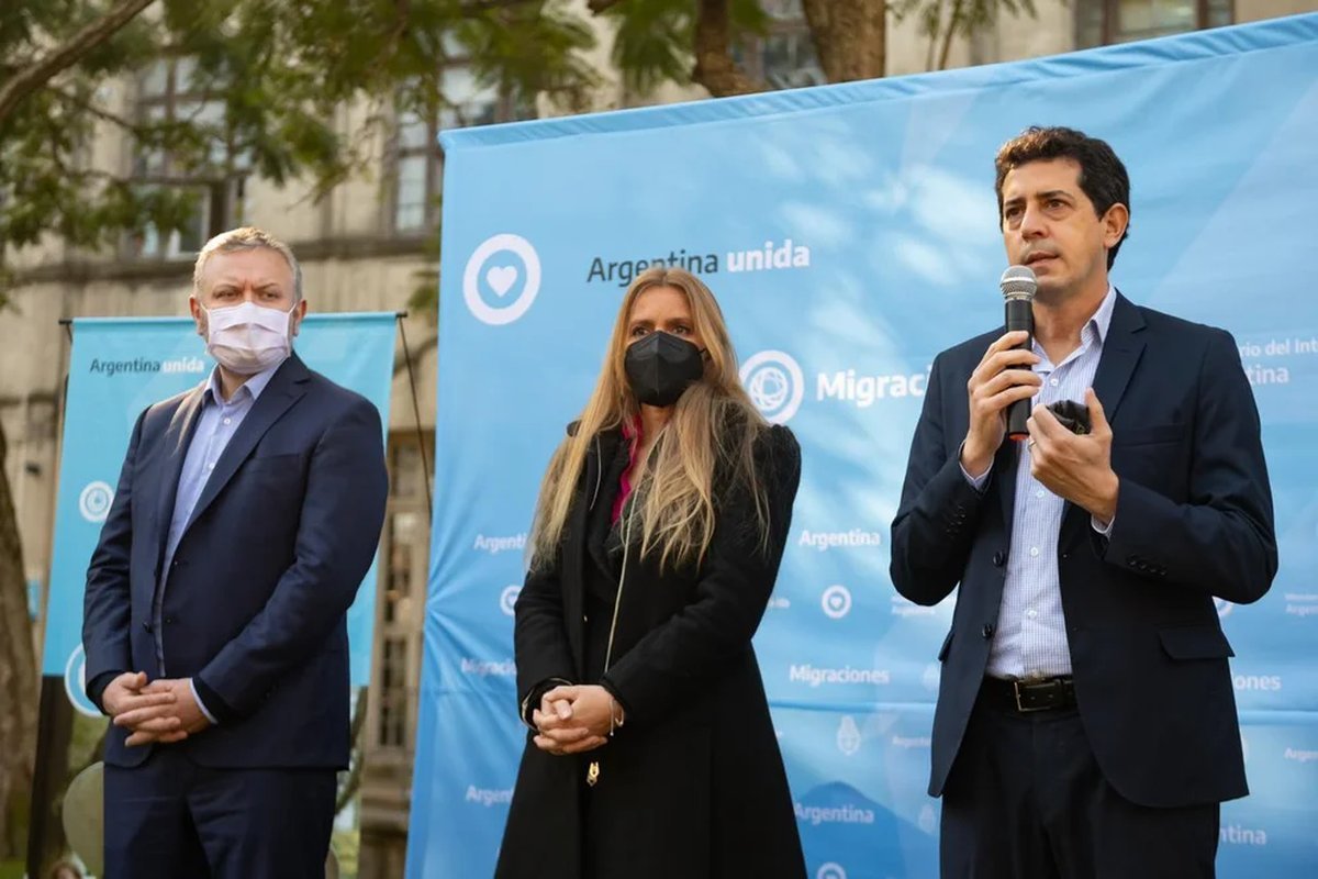 La medida de eliminaci&oacute;n de sellos en los pasaportes por turismo comenzar&aacute; a aplicarse a partir del pr&oacute;ximo lunes 24 en aeropuertos y puertos.