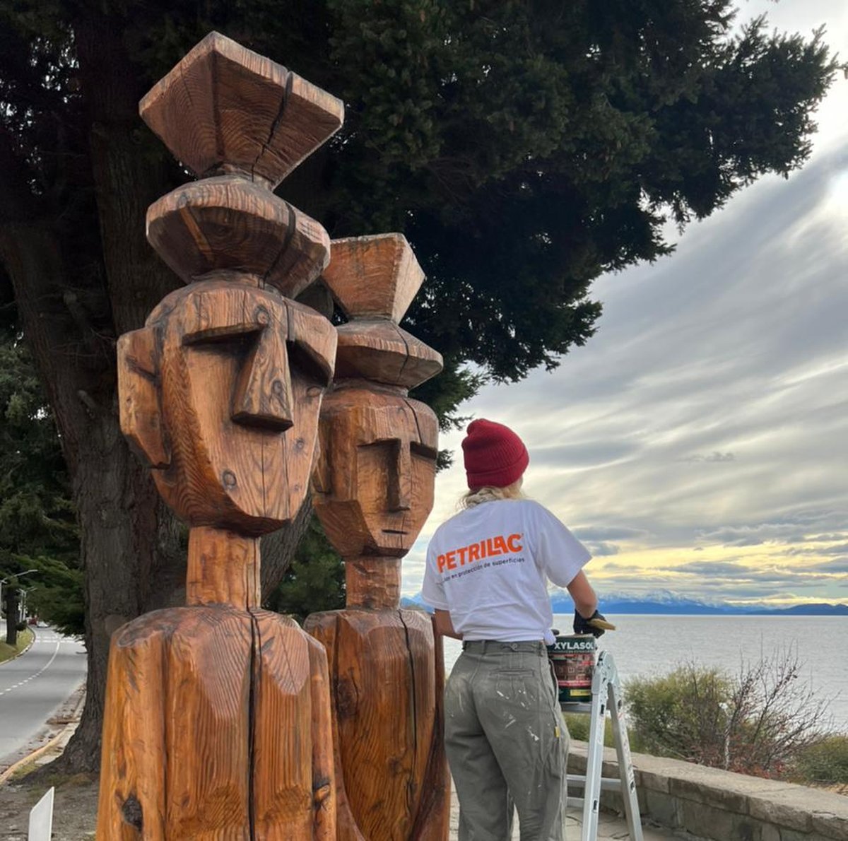 Avanzan los trabajos en las esculturas que se ubican en la Costanera del Nahuel Huapi y otros puntos de Bariloche