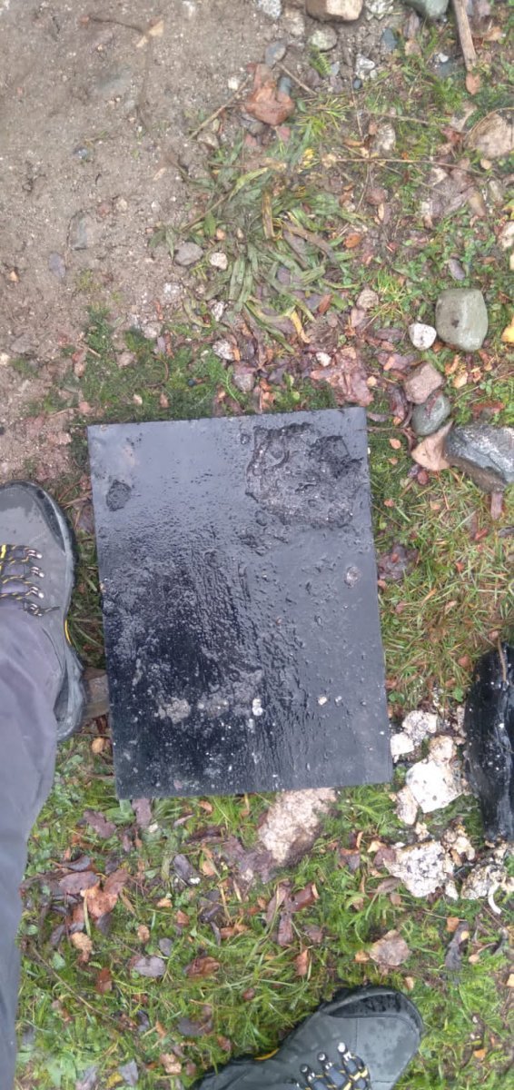 &iquest;Posible sabotaje en Villa la Angostura? Una tabla de madera complic&oacute; la red cloacal