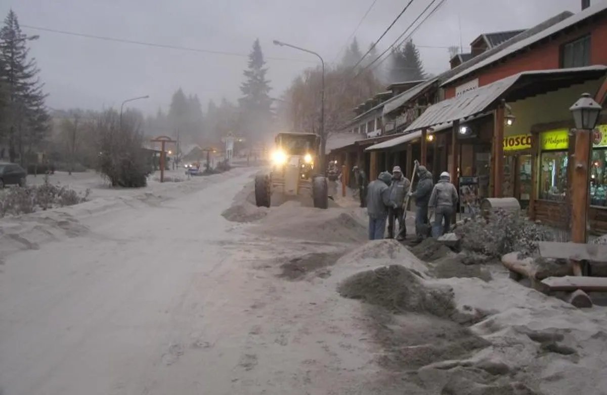 Se cumplen 11 a&ntilde;os de la erupci&oacute;n del Volc&aacute;n Puyehue en Villa La Angostura.