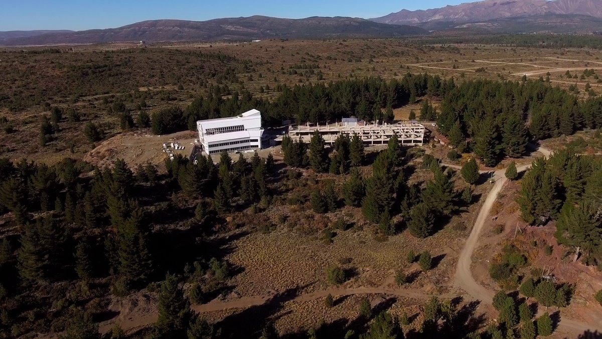 La obra del Pabell&oacute;n II comprende m&aacute;s de 3500 mts2 en Bariloche.