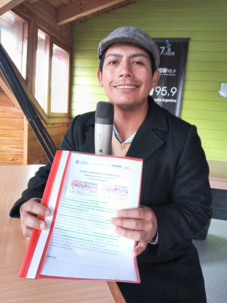 El coordinador de Cultura de Villa La Angostura, Jos&eacute; Flores, en Snow Radio.