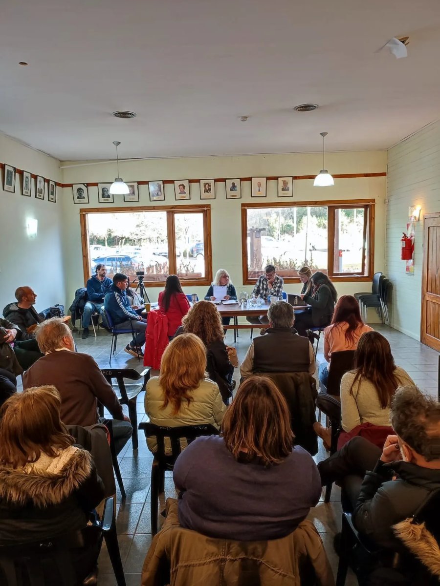 Sobarzo durante su exposici&oacute;n en el concejo deliberante de Villa La Angostura
