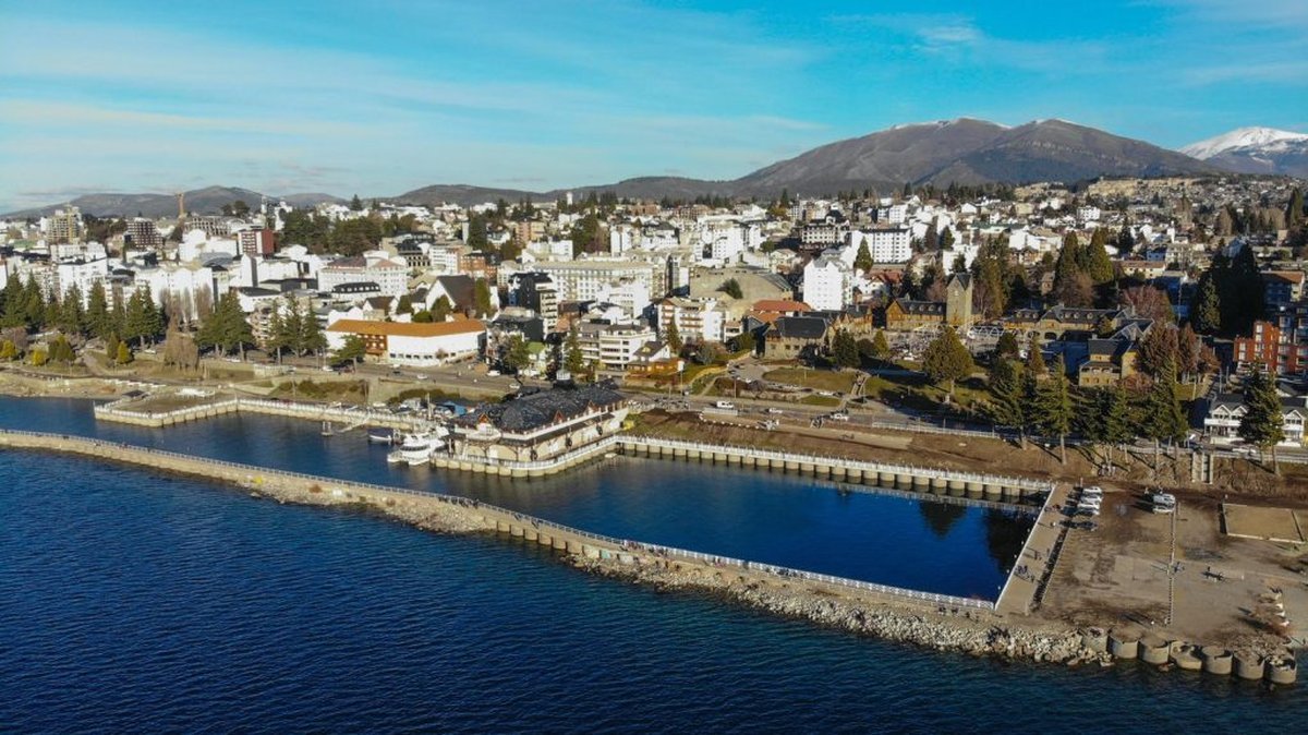 Buscan la aprobaci&oacute;n para crear un puerto c&eacute;ntrico en Bariloche a orillas del Lago Nahuel Huapi.