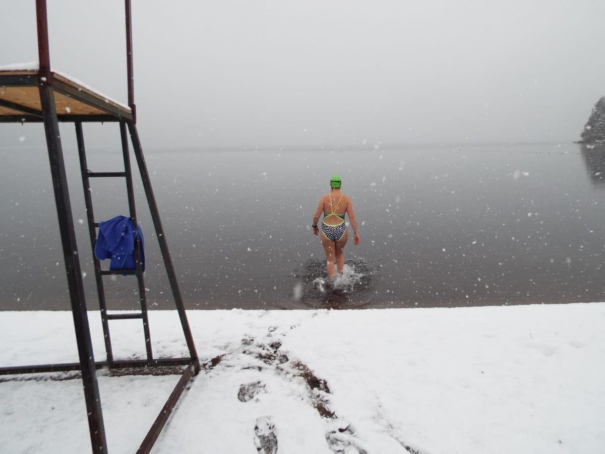 Daiana Farrer, ya cruz&oacute; el Lago L&aacute;car en San Mart&iacute;n en pleno invierno. 