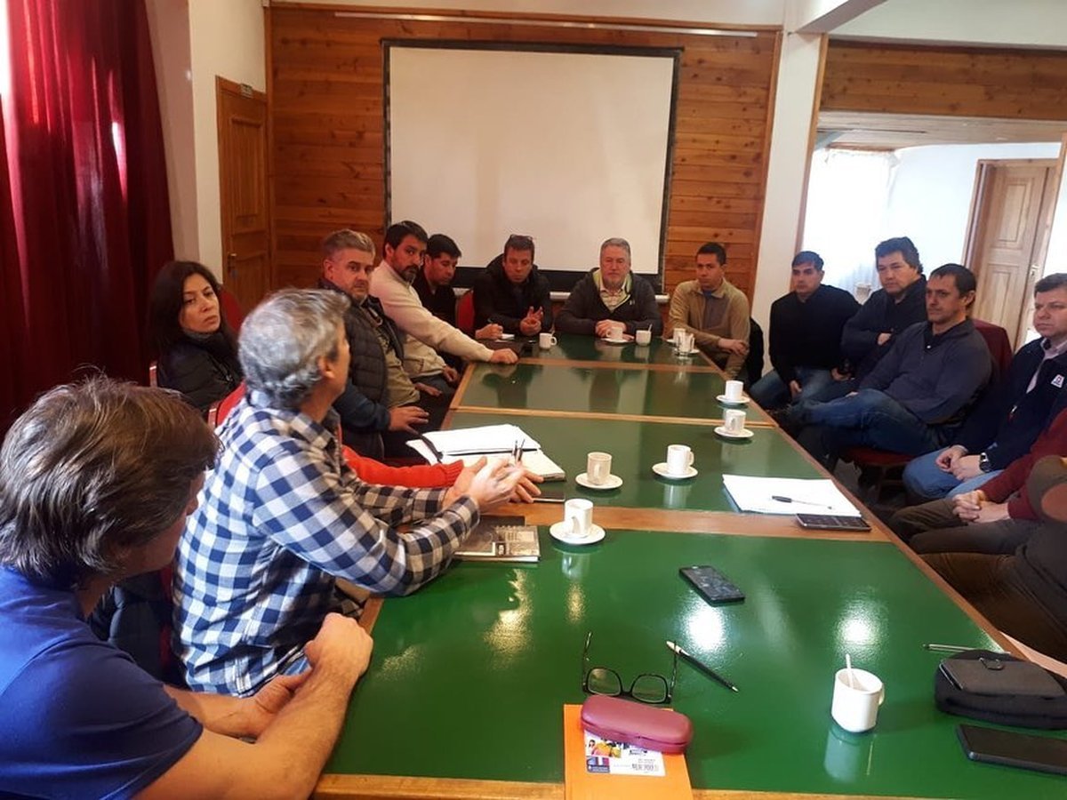 EPEN: El intendente convoc&oacute; una mesa de trabajo para dar respuesta a los cortes en Villa La Angostura