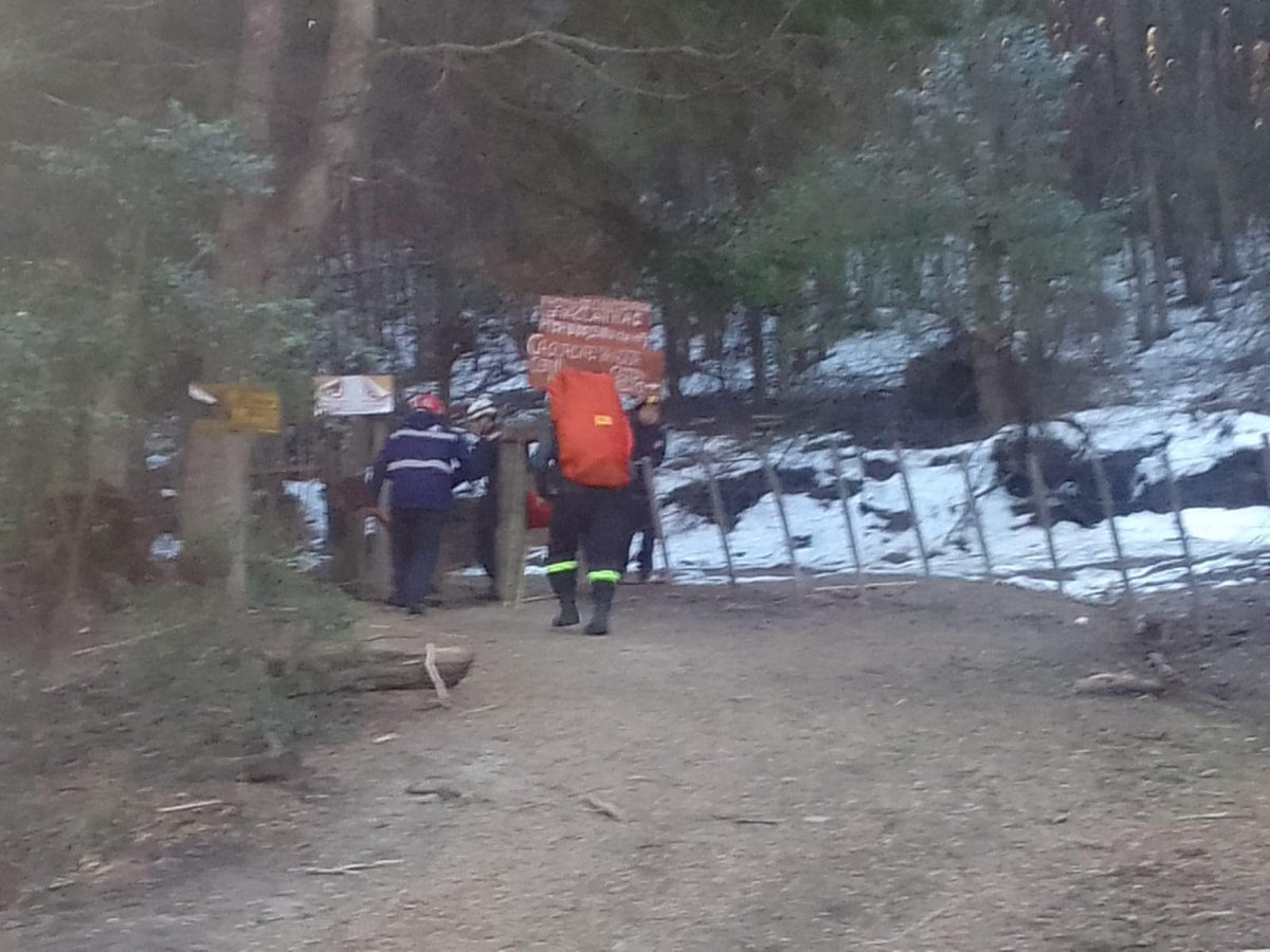 El joven fue rescatado por miembros del BRZA y Bomberos Voluntarios&nbsp;