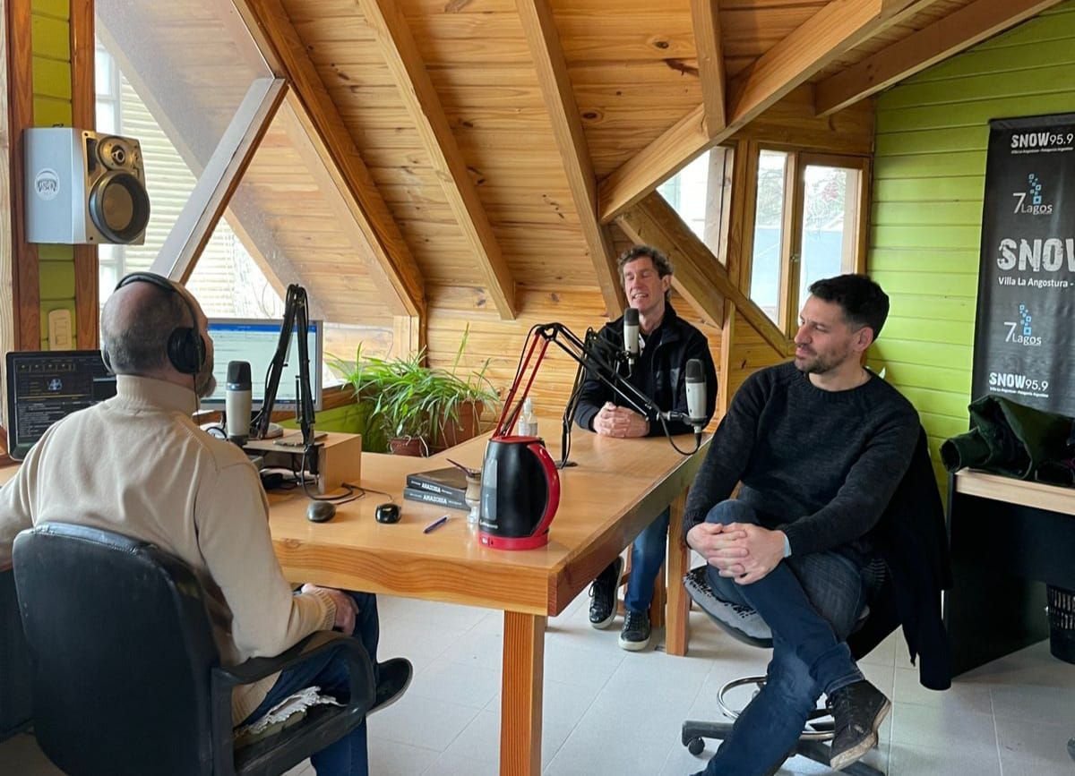 Los organizadores del evento, Gonzalo Rodi&ntilde;o y Roberto Faist, conversaron con Diego Alzamora en Snow Radio 95.9.