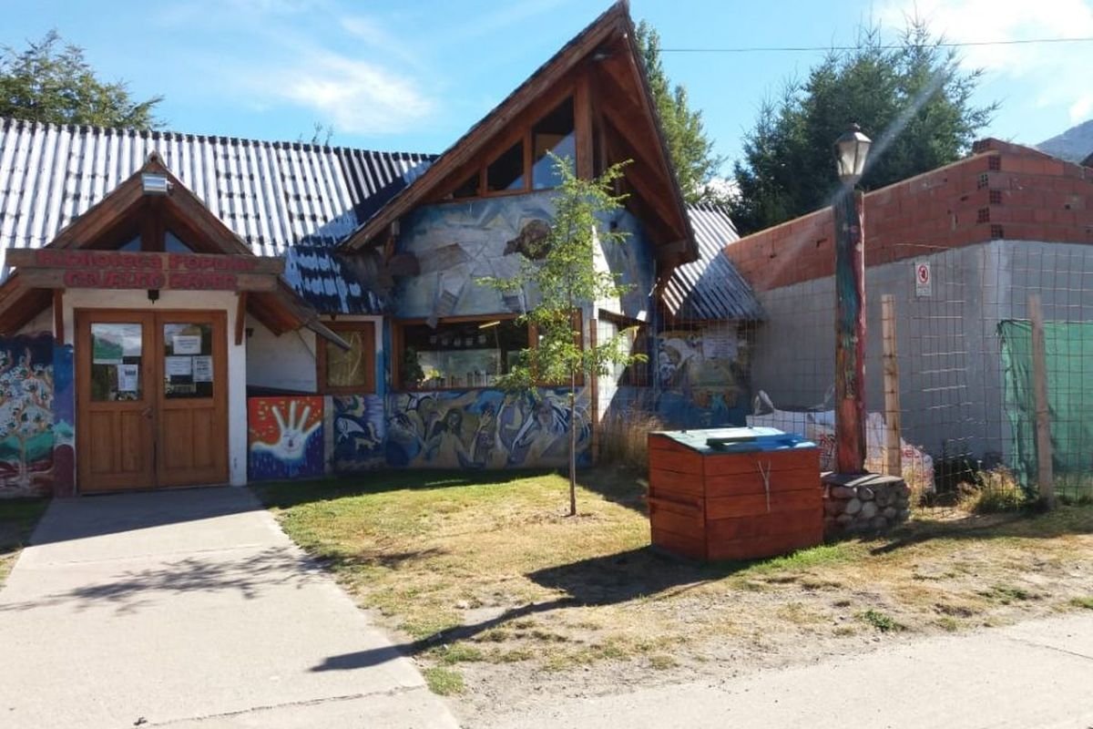 Biblioteca Popular Osvaldo Bayer de Villa La Angostura.