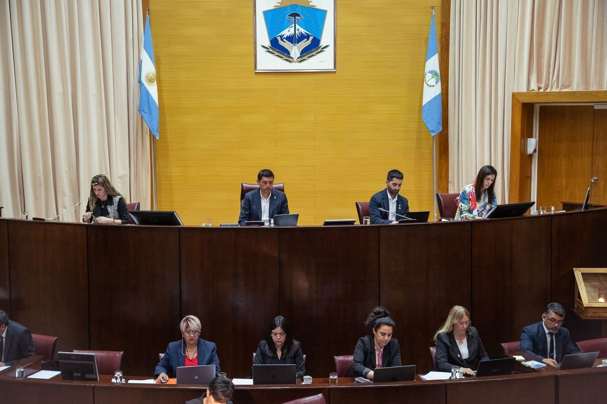 La Legislatura neuquina aprob&oacute; la ley de acompa&ntilde;amiento a los bomberos voluntarios.