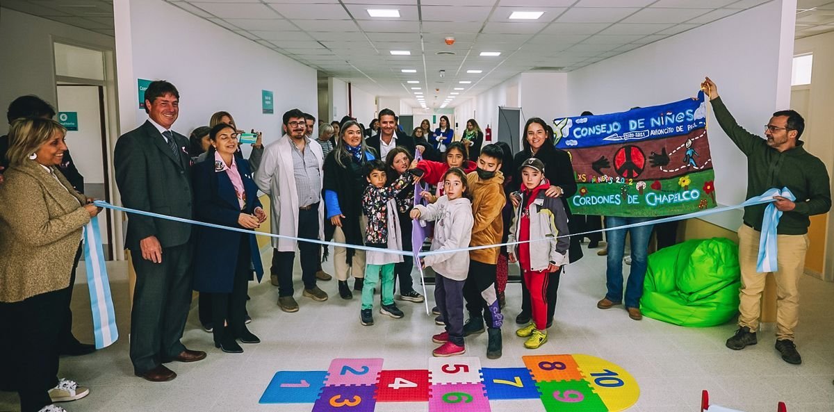 Hospital Ram&oacute;n Carrillo: Ni&ntilde;os decoraron sala de pediatr&iacute;a