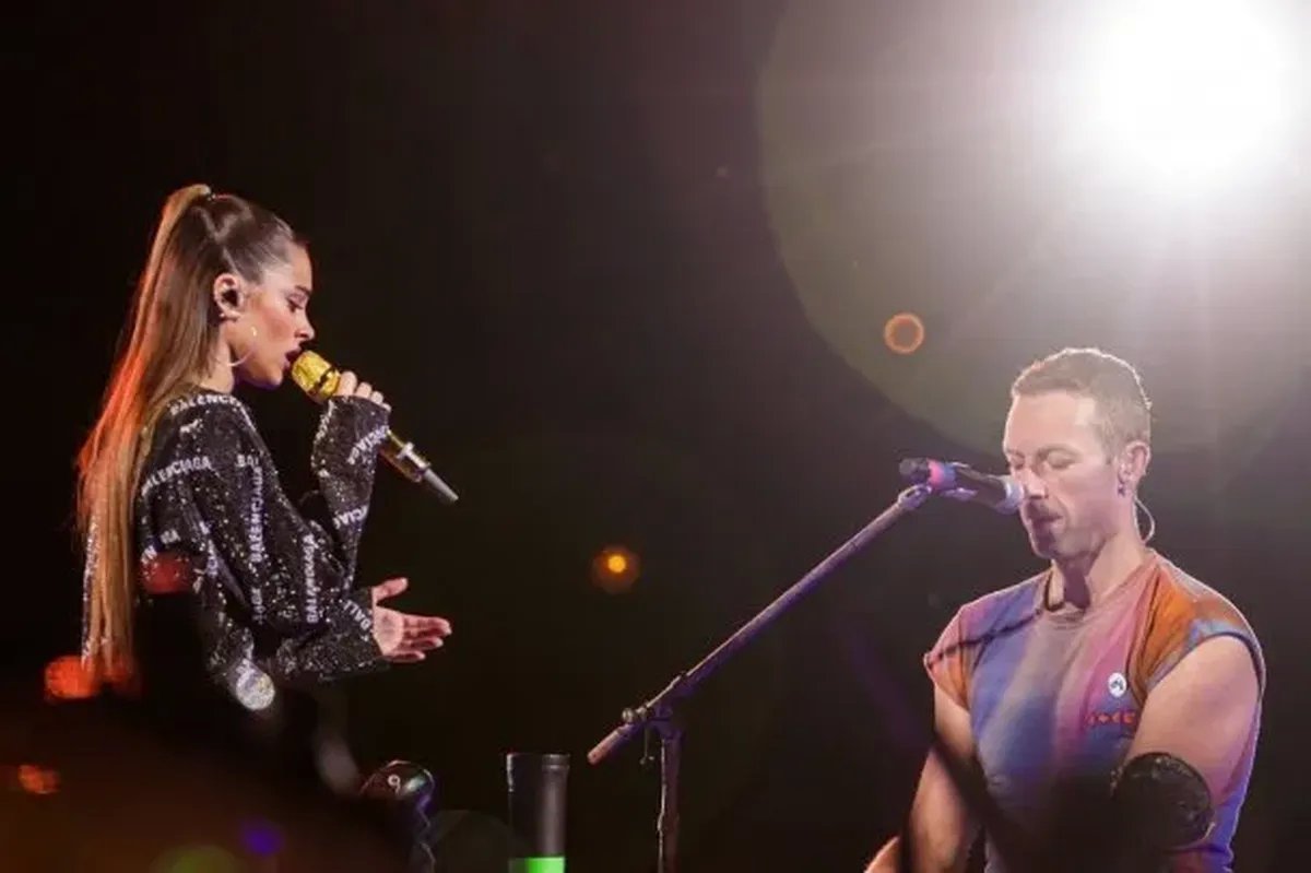 Tini tambi&eacute;n dijo presente en el show de Coldplay.