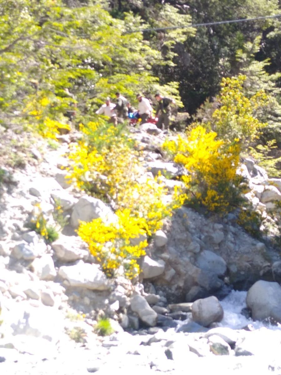 Operativo de rescate en la zona de Lago Guillelmo en Bariloche.