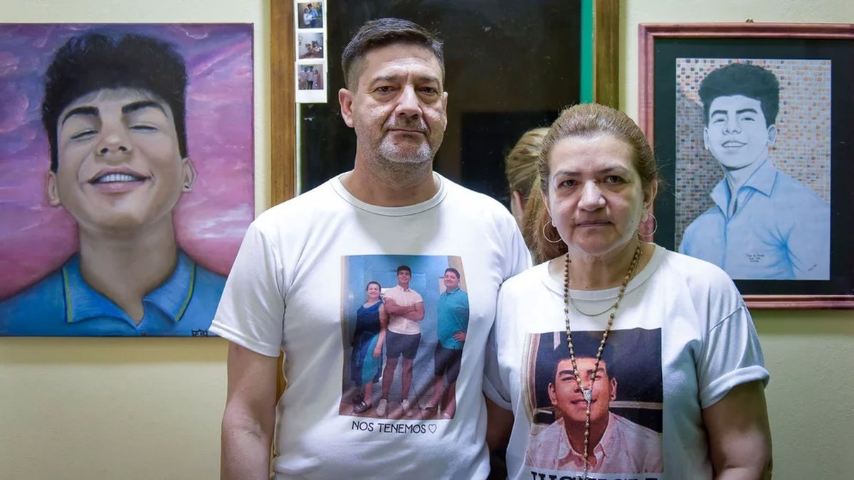 Los padres de Fernando piden justicia por el crimen de su hijo.