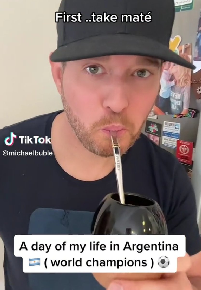 Michael Bubl&eacute; se mostr&oacute; en modo argentino en redes sociales.