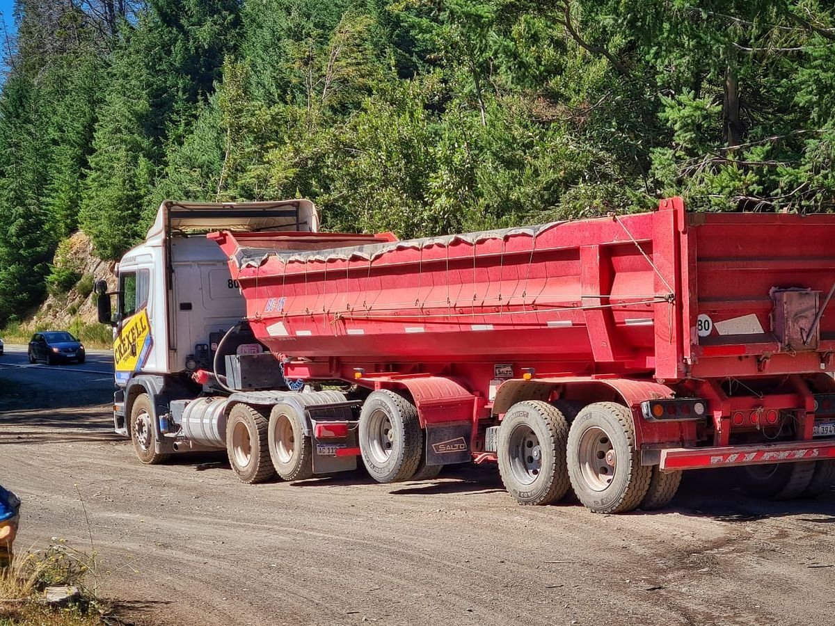 Lleg&oacute; a Villa La Angostura equipamiento para poder eliminar el importante acopio de desechos forestales.