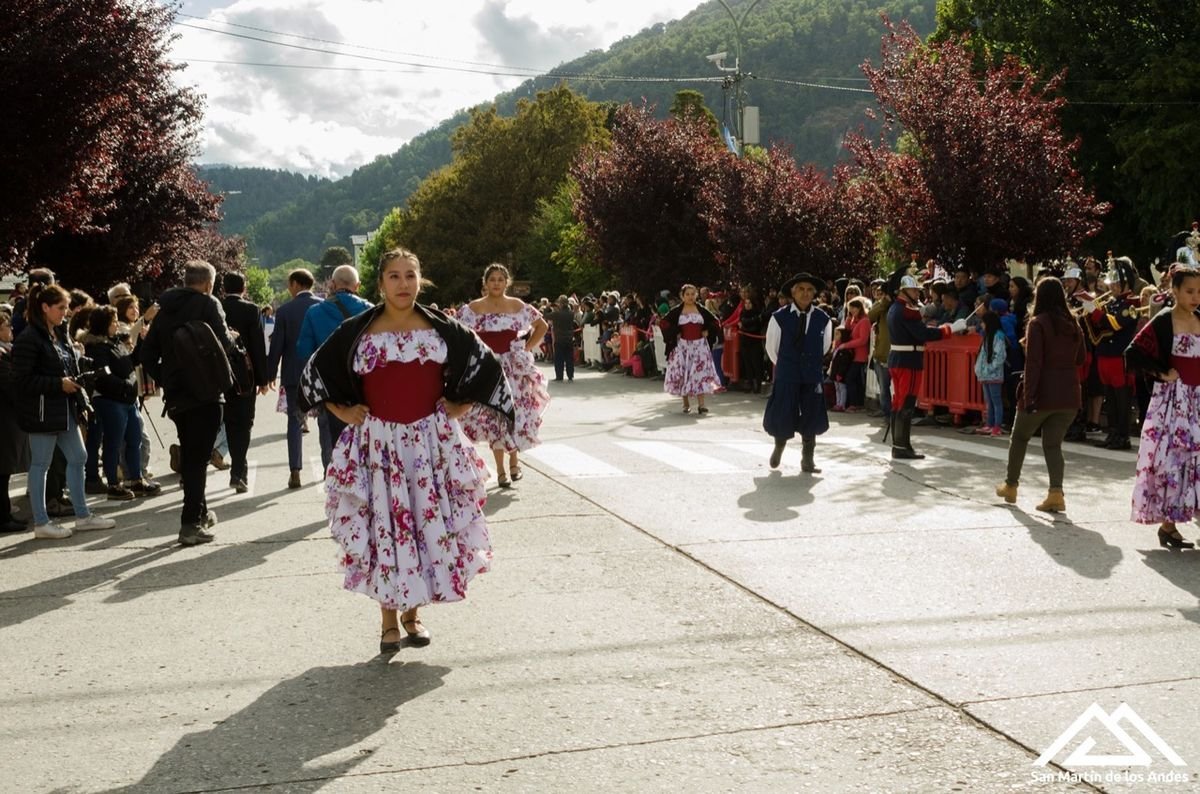 Desfile C&iacute;vico Militar de San Mart&iacute;n de los Andes.