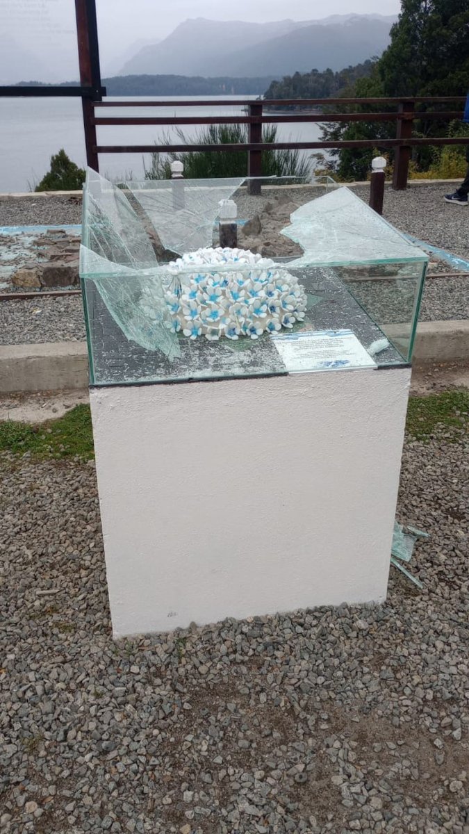 Vandalismo en el Mirador Malvinas - Villa La Angostura