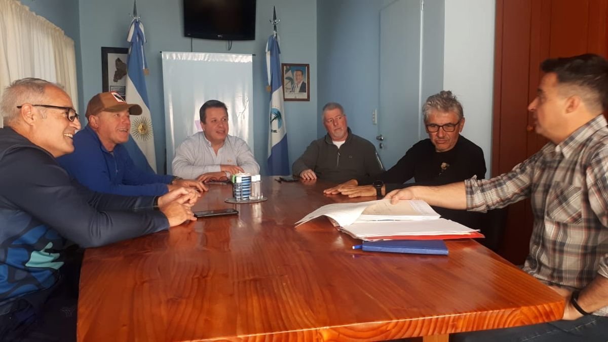 Reuni&oacute;n por el K42 2023 en Villa La Angostura