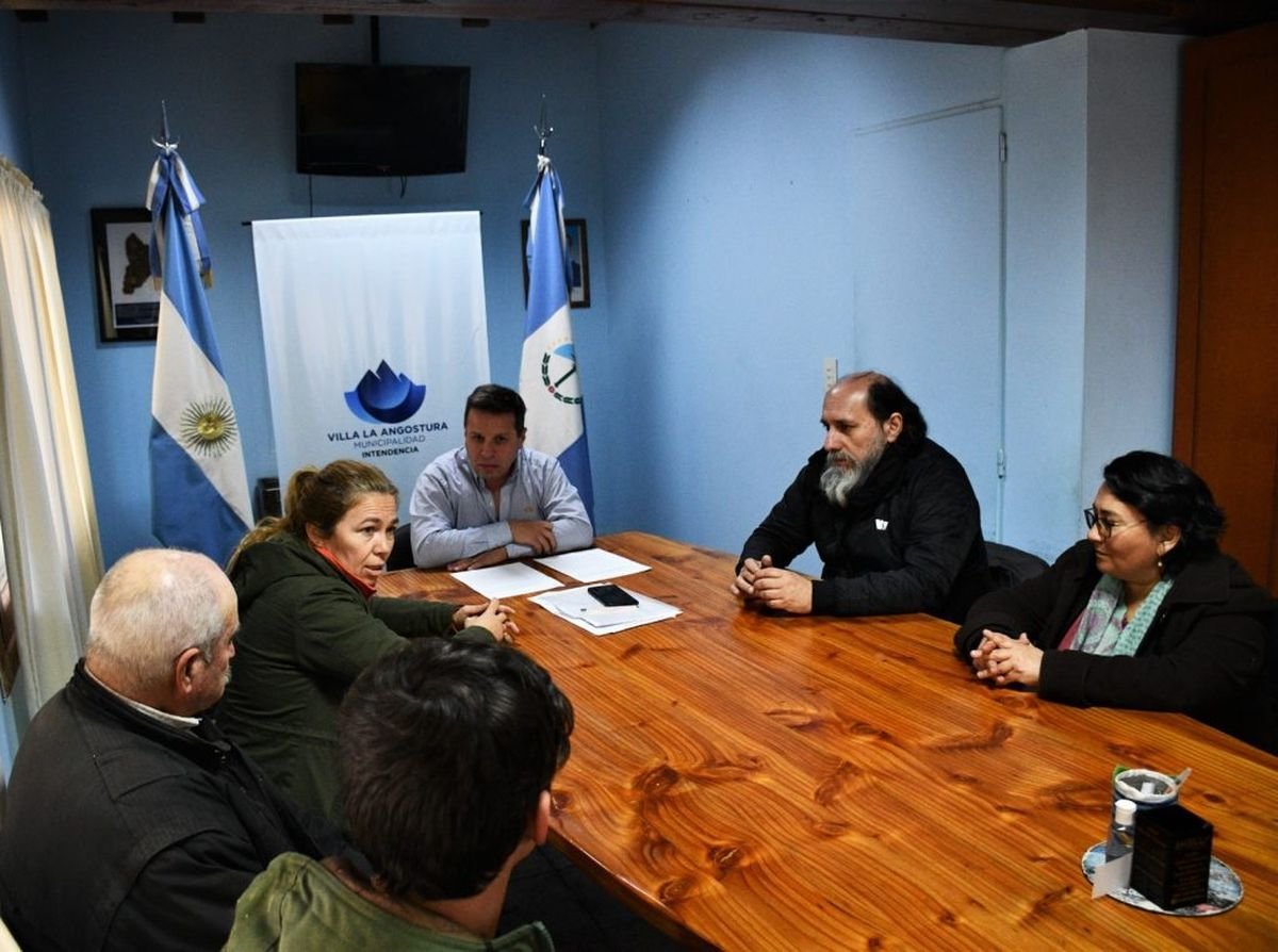 Equipo t&eacute;cnico de la Direcci&oacute;n de Econom&iacute;a Social, en Villa La Angostura.