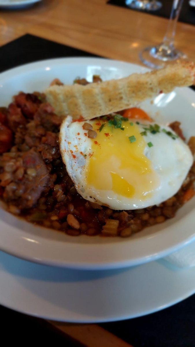 Guiso de lentejas a la criolla (gastronom&iacute;a patria 9 de julio)