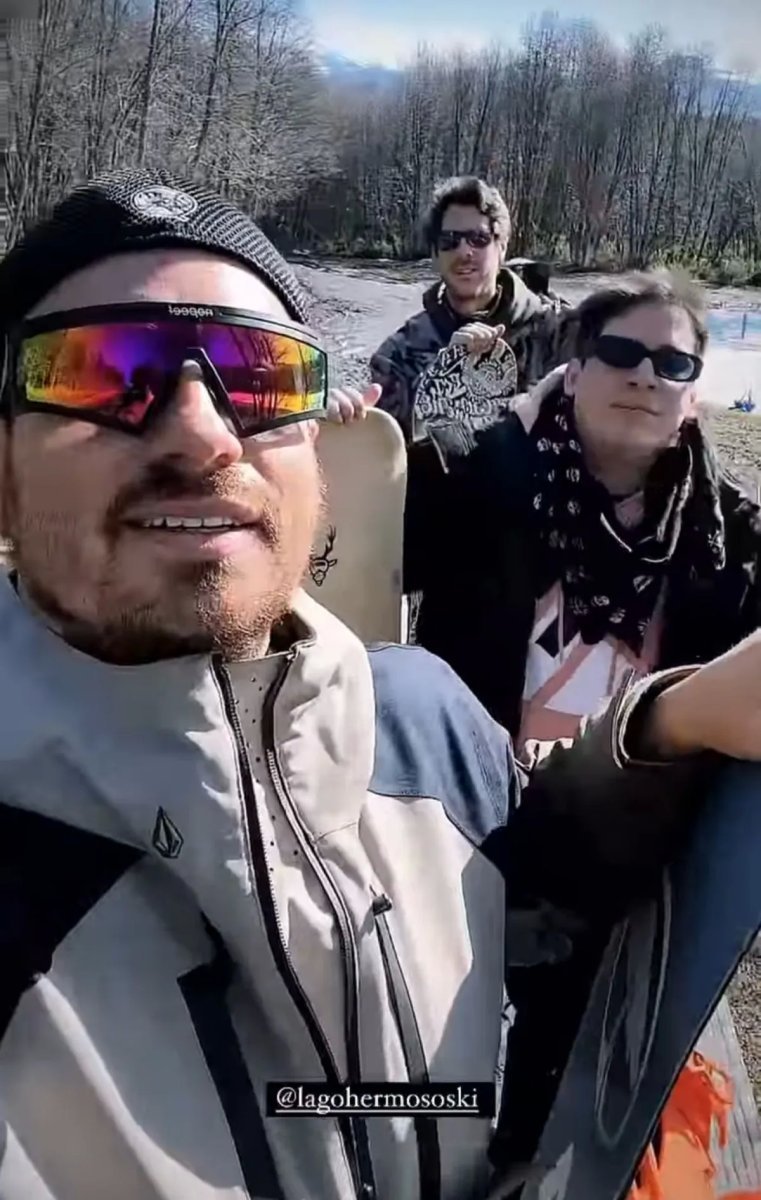 Fede Bal con amigos en la regi&oacute;n patag&oacute;nica.