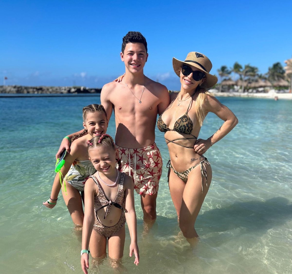 Redes: las vacaciones de Evangelina Anderson y sus hijos.